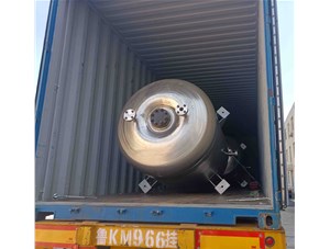 2000L不銹鋼噴涂四氟反應釜已完工發(fā)往美國客戶(hù)處